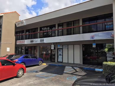 Florida Strip Centers Real Estate Specialist - Let us help you buy or sell your next Strip Centers Property