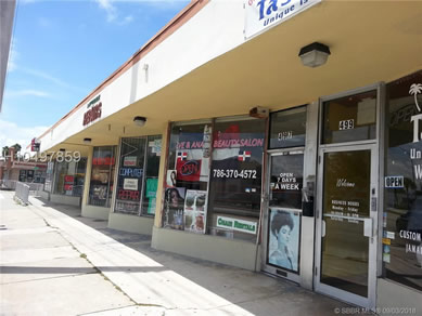 Florida Strip Centers Real Estate Specialist - Let us help you buy or sell your next Strip Centers Property